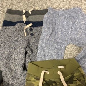 4 pairs of boys gap sweat pants